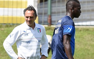 Balotelli mắng Prandelli xử sự thiếu đàn ông
